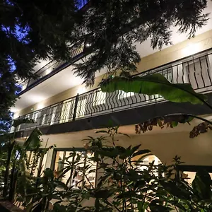 Spanos Anna's Apart Otel